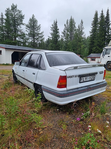 Opel Kadett 2 of 5