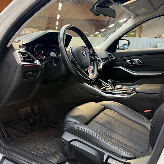 BMW 320d 9 of 13