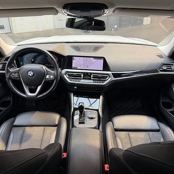 BMW 320d 10 of 13