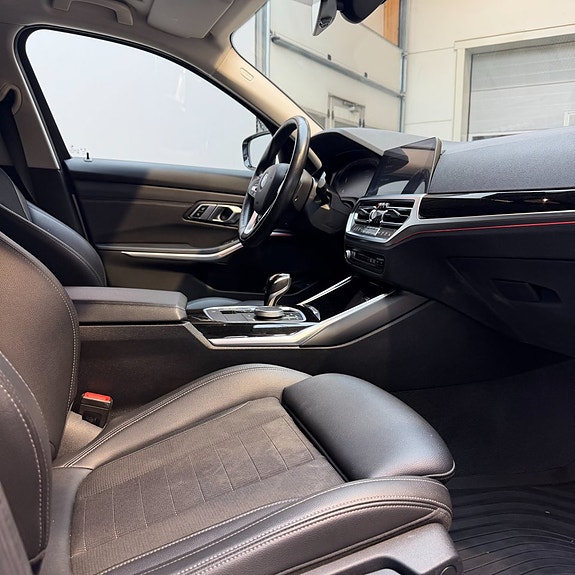 BMW 320d 12 of 13