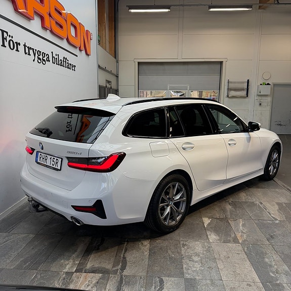 BMW 320d 4 of 13