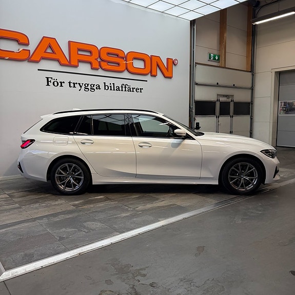 BMW 320d 3 of 13