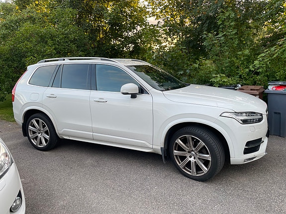Volvo XC90 2 of 5