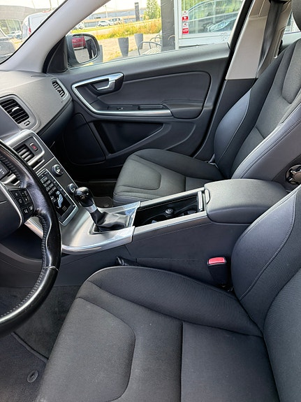 Volvo S60 7 of 10
