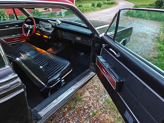 Lincoln Continental 16 of 16
