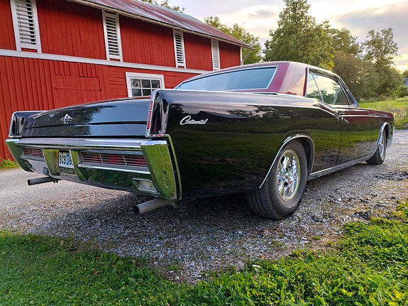 Lincoln Continental 7 of 16