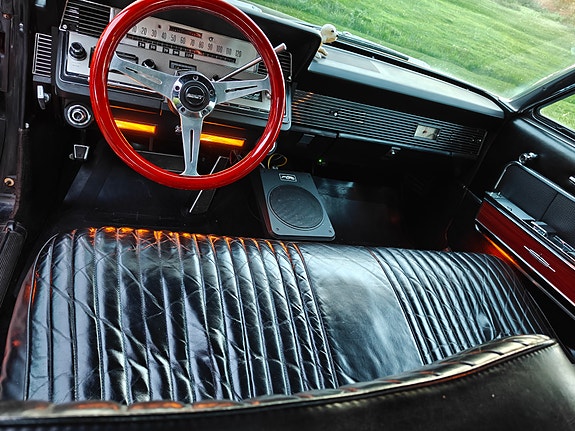 Lincoln Continental 15 of 16