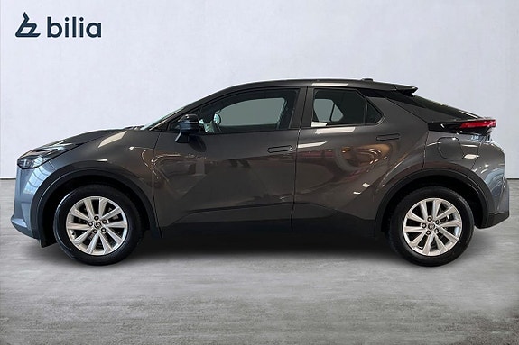 Toyota C-HR 3 of 5