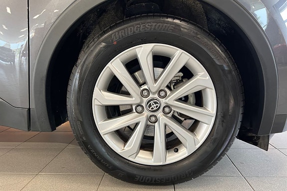 Toyota C-HR 17 of 21
