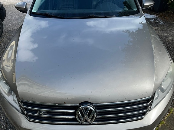 Volkswagen Passat 2 of 5