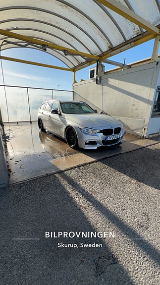 BMW 320d 3 of 5