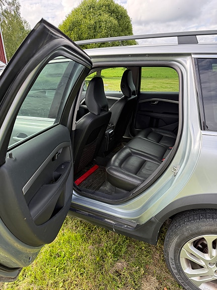 Volvo XC70 5 of 5