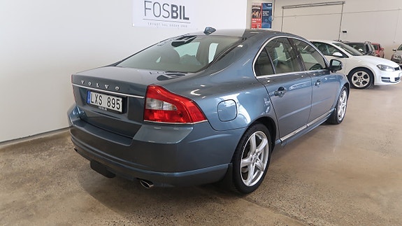 Volvo S80 4 of 5