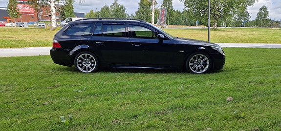 BMW 550i 2 of 5