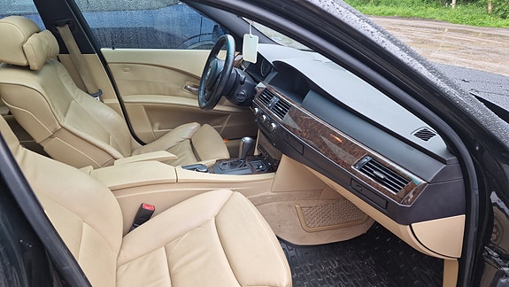 BMW 550i 5 of 5