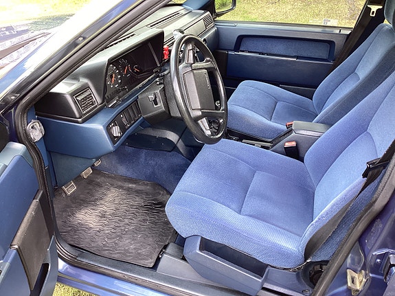 Volvo 740 4 of 5