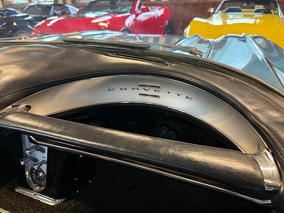 Chevrolet Corvette 25 of 29