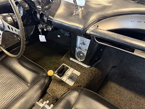 Chevrolet Corvette 24 of 29