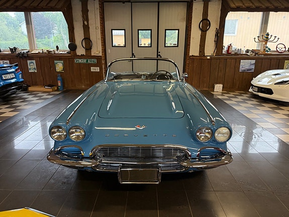 Chevrolet Corvette 5 of 5