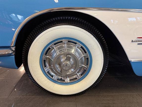 Chevrolet Corvette 15 of 29