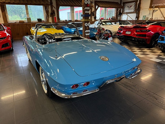 Chevrolet Corvette 7 of 29