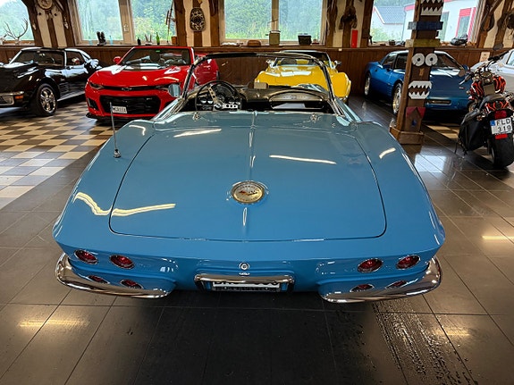 Chevrolet Corvette 8 of 29