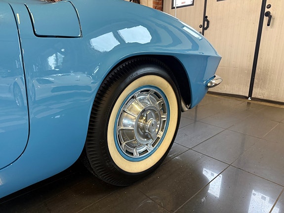 Chevrolet Corvette 17 of 29