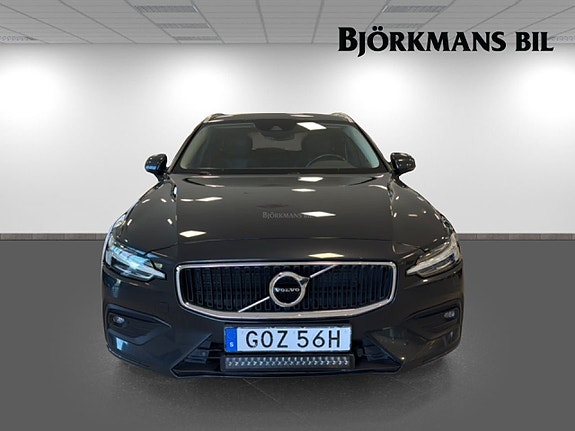 Volvo V60 2 of 5
