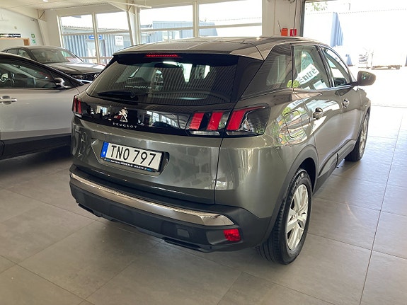 Peugeot 3008 3 of 5