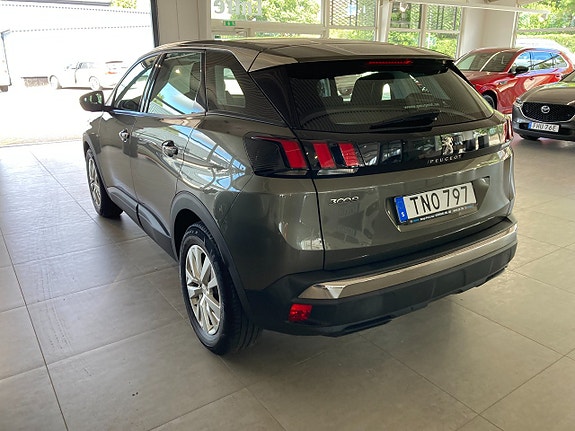 Peugeot 3008 4 of 5