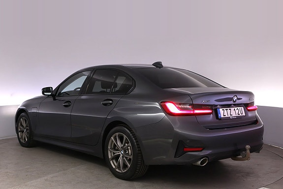 BMW 330e 4 of 27