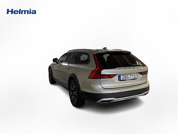 Volvo V90 Cross Country 7 of 16