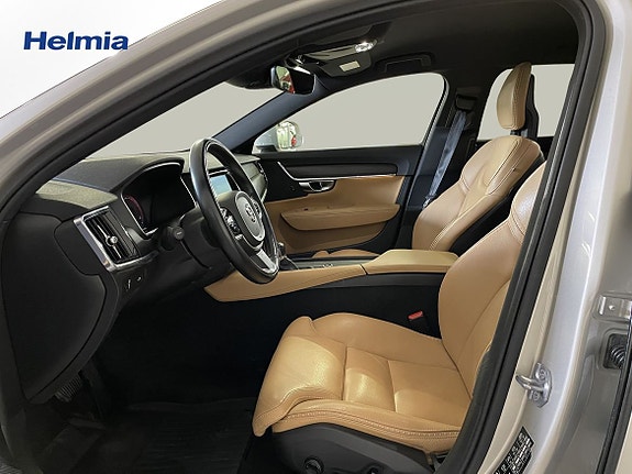 Volvo V90 Cross Country 12 of 16