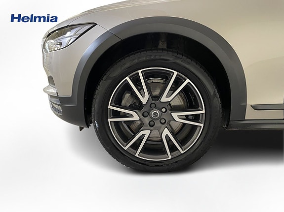 Volvo V90 Cross Country 15 of 16