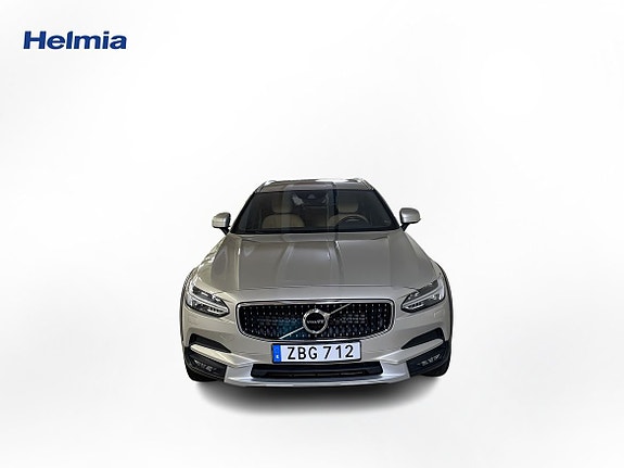 Volvo V90 Cross Country 2 of 5