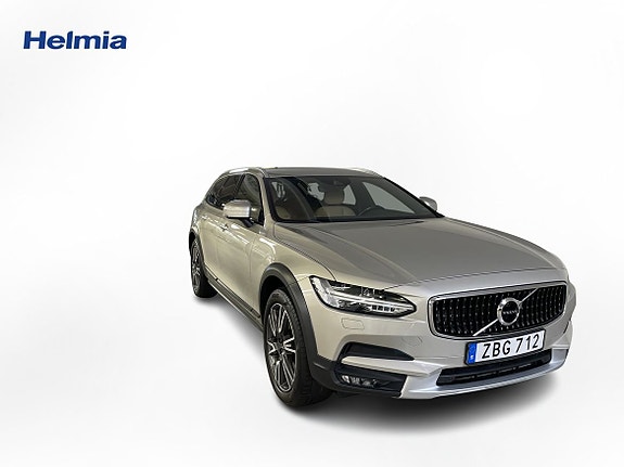 Volvo V90 Cross Country 3 of 5