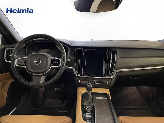 Volvo V90 Cross Country 11 of 16