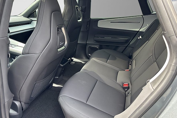 Polestar 4 12 of 16
