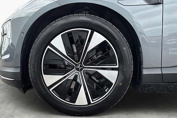 Polestar 4 6 of 16