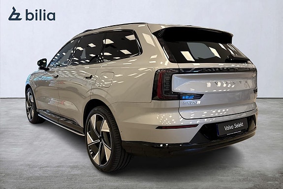 Volvo EX90 2 of 5