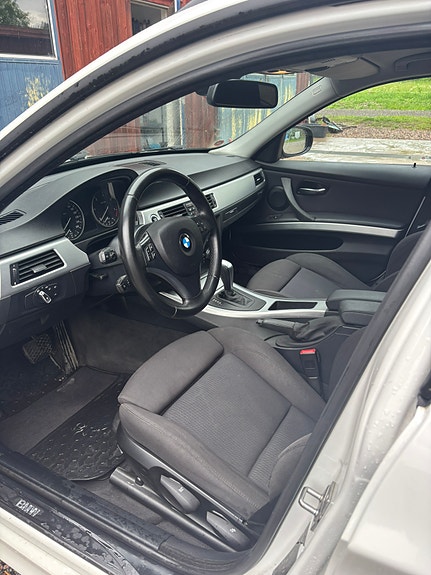 BMW 320d 5 of 5