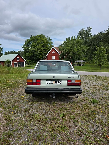 Volvo 760 4 of 5