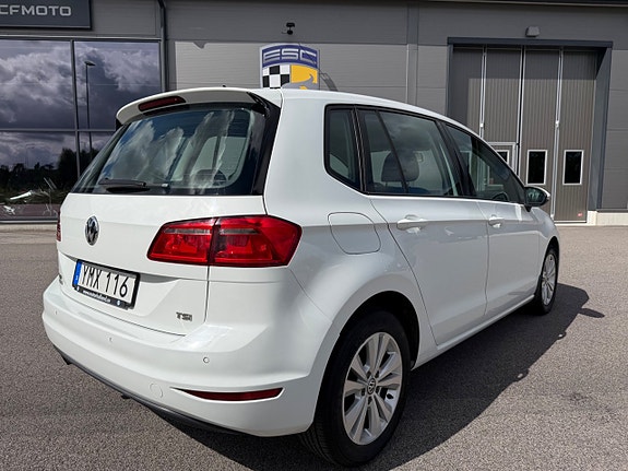 Volkswagen Golf Sportsvan 3 of 5