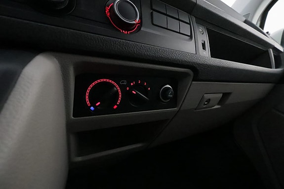 Volkswagen Transporter 18 of 23