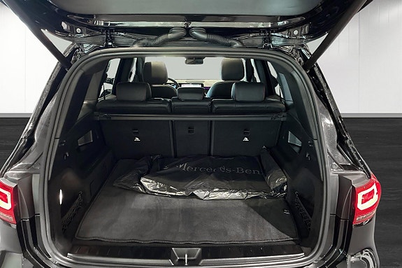 Mercedes-Benz GLB250+ 13 of 21