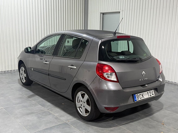 Renault Clio 2 of 14