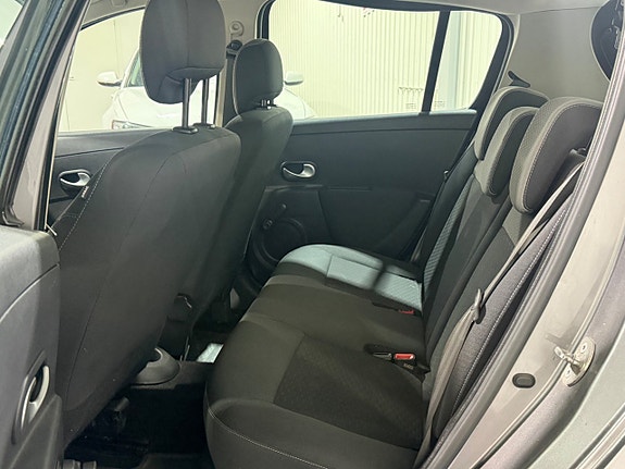 Renault Clio 14 of 14