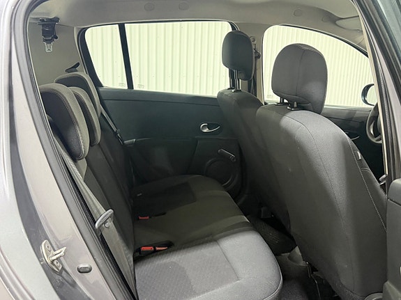 Renault Clio 13 of 14