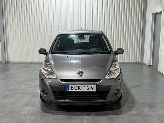 Renault Clio 8 of 14