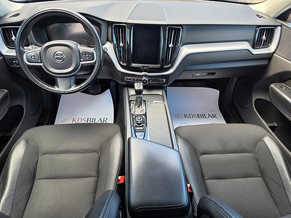 Volvo XC60 8 of 16